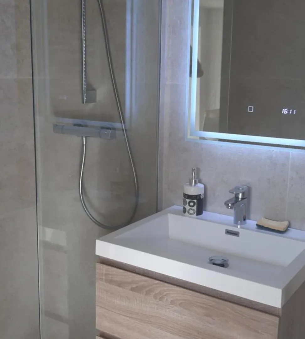 Apartment Meuble 2P 40 M2 Dans Villa Avec Piscine A Vallauris, 4 Km De La Mer France